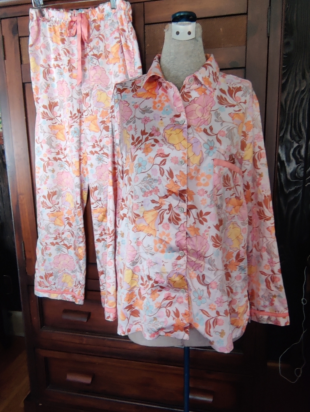 VS Floral Satin PJs Pastel Top And Bottom Set Size Large